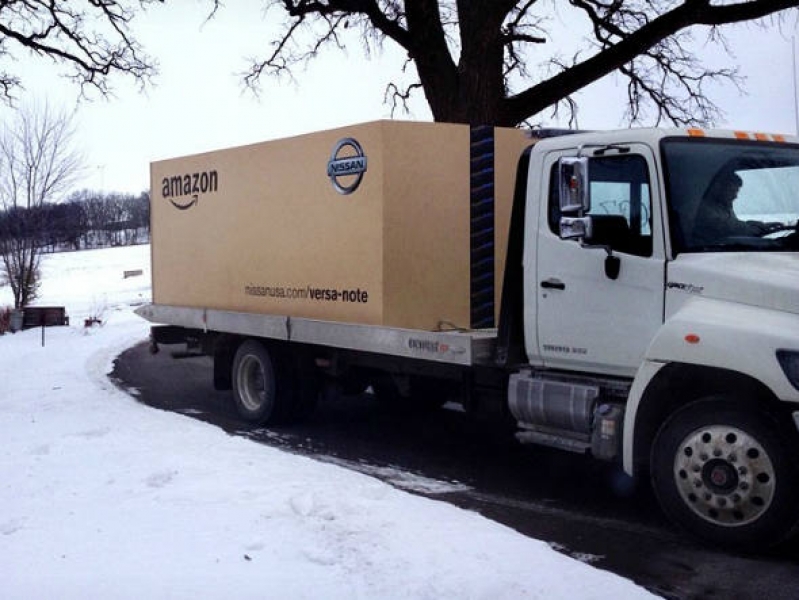 Amazon entrega Nissan em caixa especial