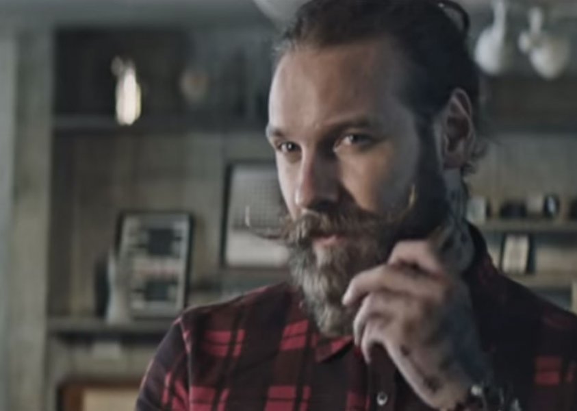 Hipster e Lenhador se encontram em novo comercial da Visa