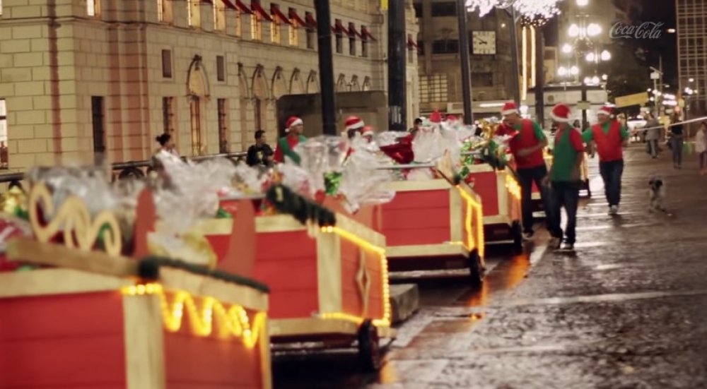 Coca-cola apresenta Trenó de Rua